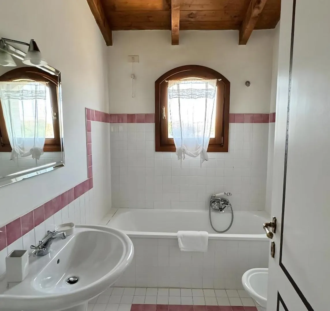 Villa Rosa Con Piscina Privata スティンティーノ 0*,  イタリア